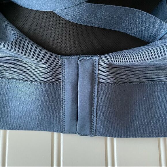 Adidas Ultimate Bra Plus Size High Support Sports Bra - Size 46E - Picture 4 of 8